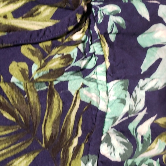E&M Navy Tropical Leaf Print Spaghetti Strap Romper with Ruffled Hems Size L - Picture 4 of 9